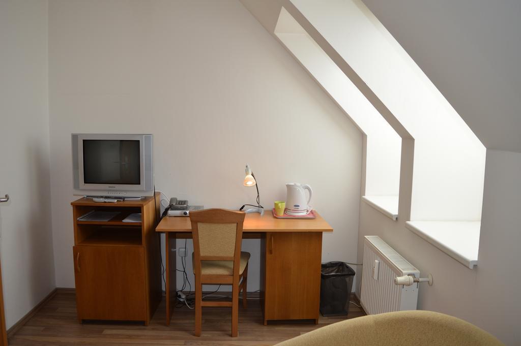 Hotel Akademik Μπρατισλάβα Δωμάτιο φωτογραφία