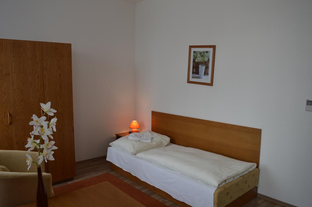 Hotel Akademik Μπρατισλάβα Εξωτερικό φωτογραφία