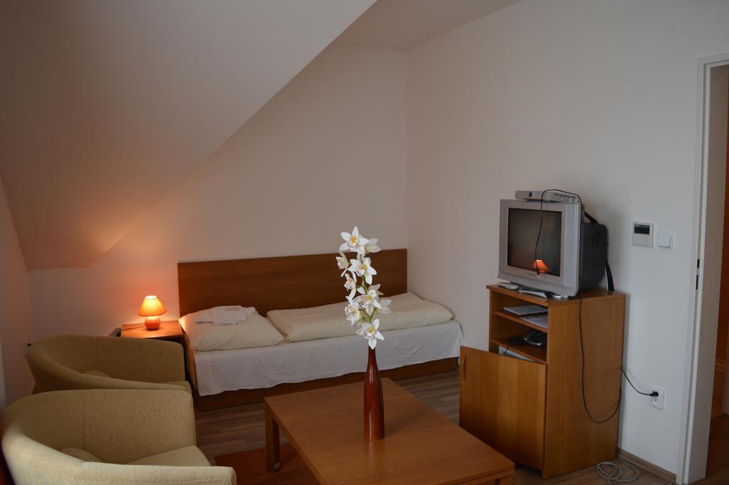 Hotel Akademik Μπρατισλάβα Δωμάτιο φωτογραφία
